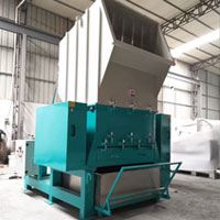 il frantoio di plastica 37kw utilizza il motore diesel invece del motore elet...